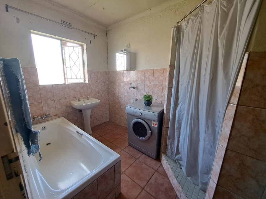 5 Bedroom Property for Sale in Oos Einde North West